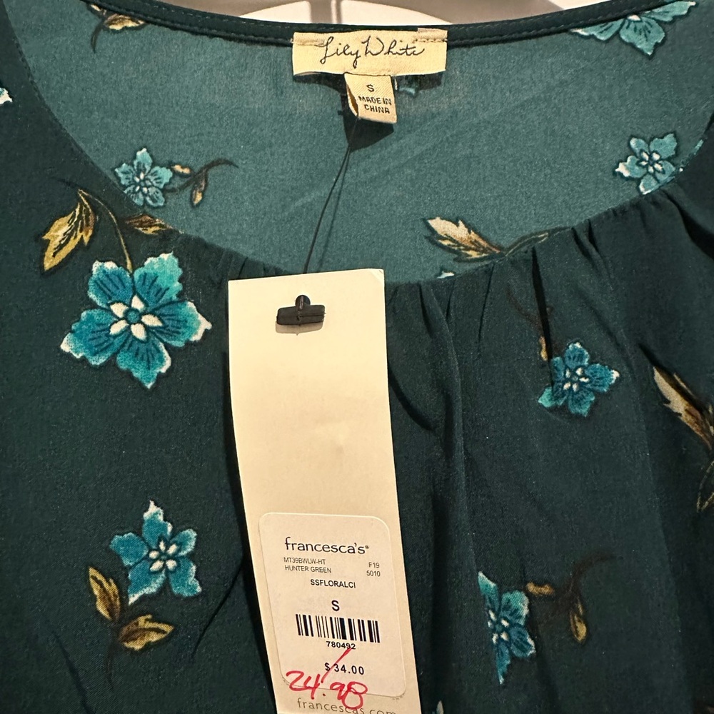 NWT Teal Floral Blouse with Puff Sleeves Small - Picture 2 of 2